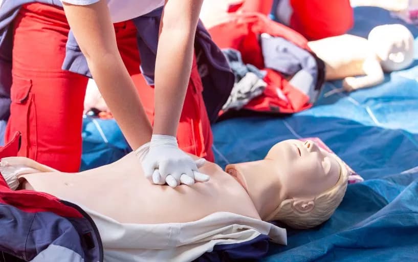 Hurak First Aid at Work course training session in the UK